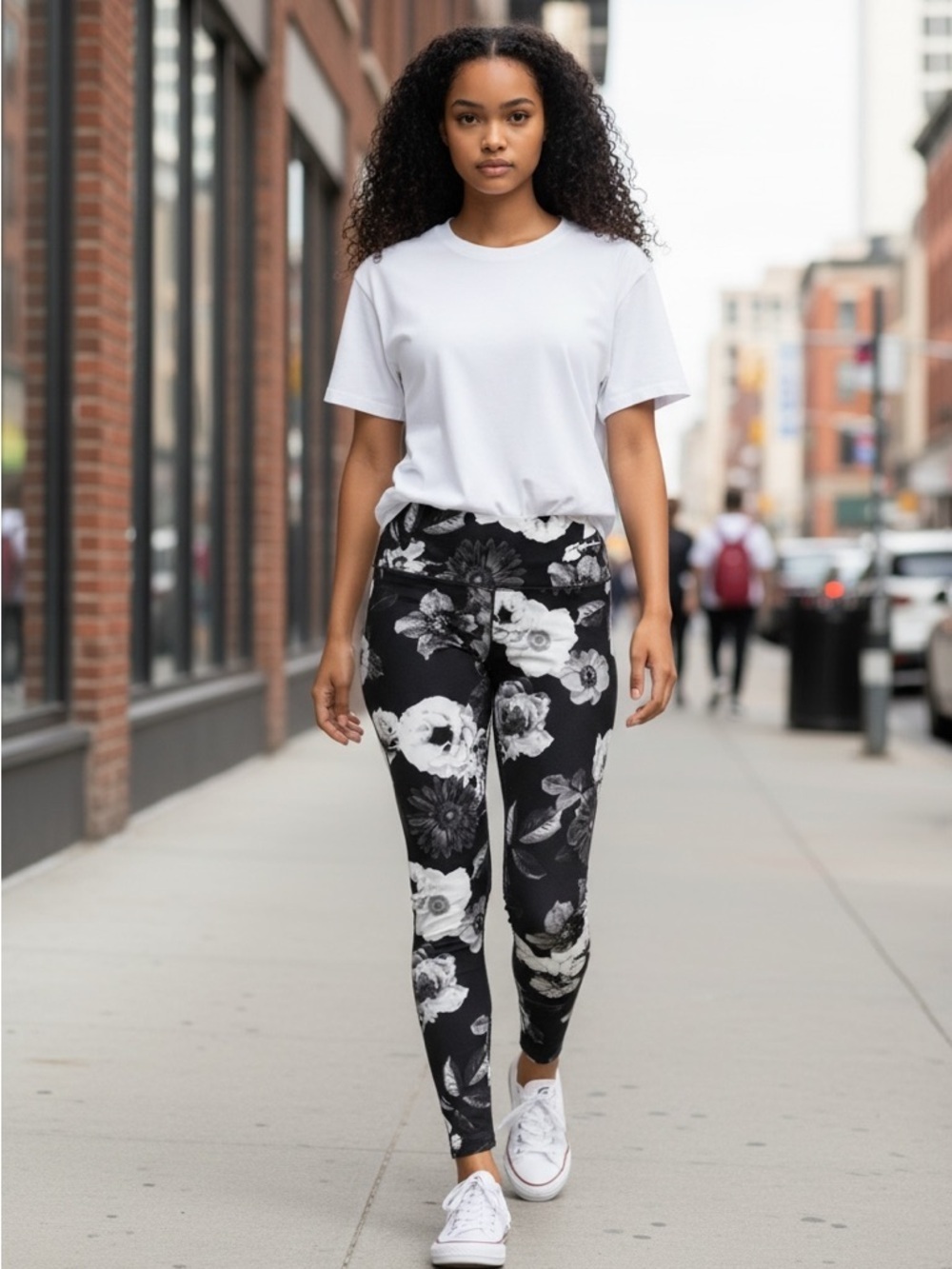 Balance Collection Dark Floral Capri Leggings Size Medium